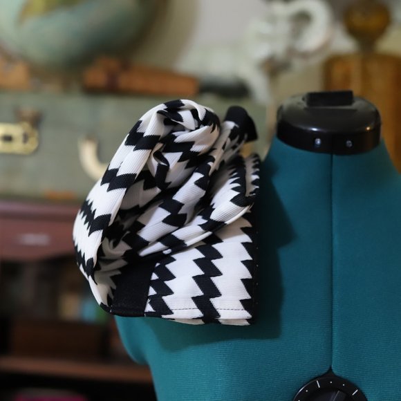 Vintage | zigzag sweater - Picture 6 of 8